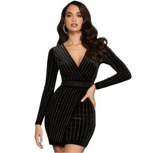 NWT. Size S. Windsor Black Velvet Long Sleeve Bodycon Dress